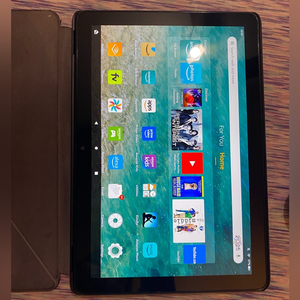 LIKE NEW AMAZON FORE TABLET HD 10 (11th) 64G
